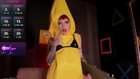 Snapshot of elettra_roux chatting on 11.08.25 ELETTRA online show from 11.08.25