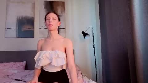 Snapshot of elfiecollins chatting on 06.24.26 Elfie online show from 06.24.26