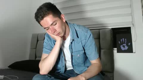 Snapshot of elian_tg chatting on 01.02.25 Elian online show from 01.02.25