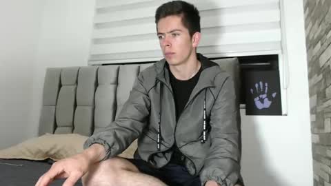 Snapshot of elian_tg chatting on 01.12.25 Elian online show from 01.12.25