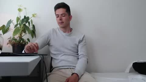 Snapshot of elian_tg chatting on 04.02.26 Elian online show from 04.02.26