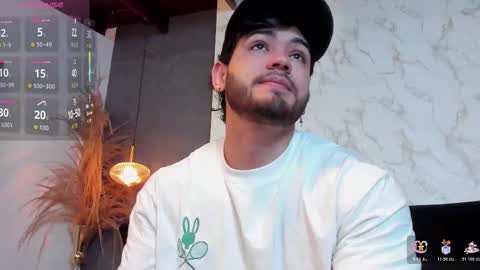 Snapshot of eliankeiser chatting on 11.06.25 Elian online show from 11.06.25