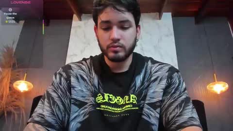 Snapshot of eliankeiser chatting on 11.18.25 Elian online show from 11.18.25