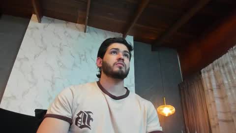 Snapshot of eliankeiser chatting on 11.19.25 Elian online show from 11.19.25