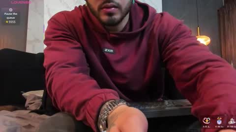 Snapshot of eliankeiser chatting on 11.24.25 Elian online show from 11.24.25