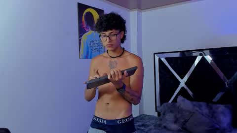 Snapshot of eliasferragamo chatting on 12.04.25 Elias Ferragamo online show from 12.04.25