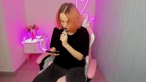 Snapshot of elieiza_xo chatting on 10.07.25 elieiza_xo online show from 10.07.25