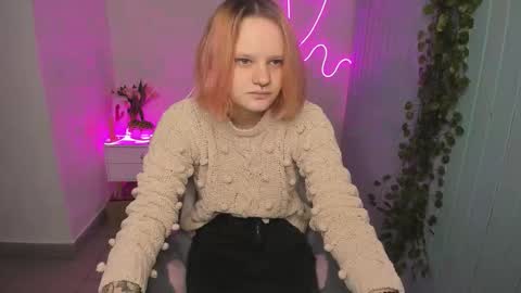 Snapshot of elieiza_xo chatting on 10.20.25 elieiza_xo online show from 10.20.25