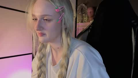 Ellie online show from 04.30.26