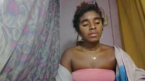 Snapshot of elina981 chatting on 05.10.26 elina981 online show from 05.10.26