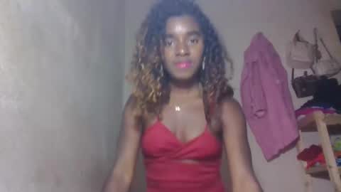 Snapshot of elina981 chatting on 05.12.26 elina981 online show from 05.12.26
