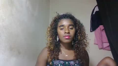 Snapshot of elina981 chatting on 05.20.26 elina981 online show from 05.20.26