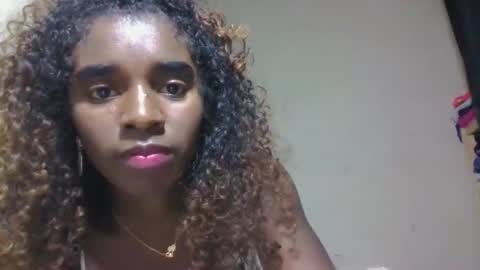 Snapshot of elina981 chatting on 05.21.26 elina981 online show from 05.21.26
