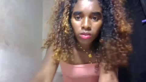 Snapshot of elina981 chatting on 05.27.26 elina981 online show from 05.27.26