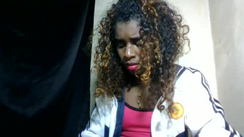 Snapshot of elina981 chatting on 06.12.26 elina981 online show from 06.12.26