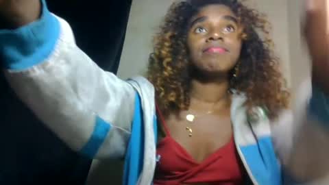 Snapshot of elina981 chatting on 06.14.26 elina981 online show from 06.14.26