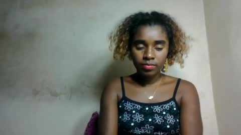 Snapshot of elina981 chatting on 06.17.26 elina981 online show from 06.17.26