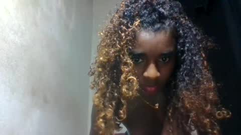 Snapshot of elina981 chatting on 06.27.26 elina981 online show from 06.27.26