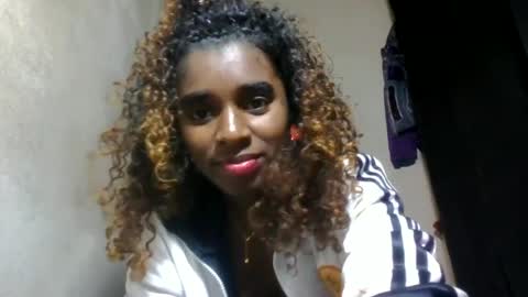 Snapshot of elina981 chatting on 06.29.26 elina981 online show from 06.29.26