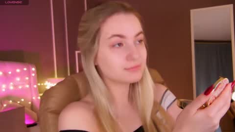 Elina online show from 02.18.25