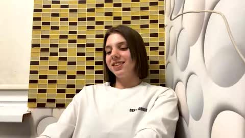 Elisa online show from 10.15.25