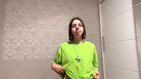 Elisa online show from 10.19.25