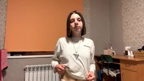 Elisa online show from 10.21.25