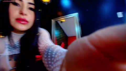 Elinne hendrix  online show from 10.25.25