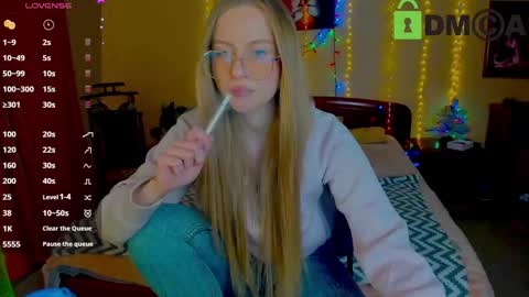 Snapshot of elinor_faith chatting on 01.05.25 elinor_faith online show from 01.05.25