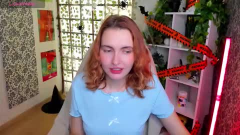 Snapshot of elis_cherry chatting on 11.03.25 Elis online show from 11.03.25