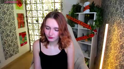 Snapshot of elis_cherry chatting on 11.11.25 Elis online show from 11.11.25