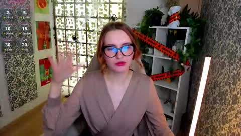 Snapshot of elis_cherry chatting on 11.17.25 Elis online show from 11.17.25