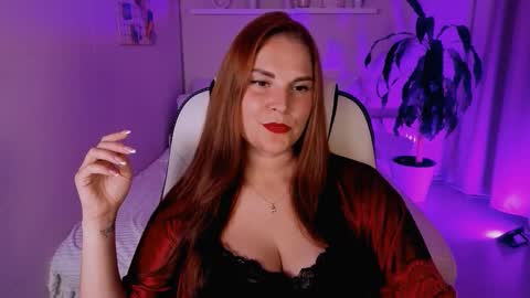 Snapshot of elis_fox_ chatting on 09.08.25 Alice online show from 09.08.25