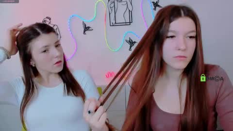 Snapshot of elis_sunny chatting on 03.17.26 elis_sunny online show from 03.17.26