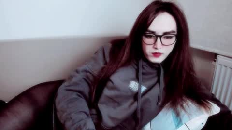 Snapshot of elisa_2001 chatting on 12.02.25 Liza online show from 12.02.25