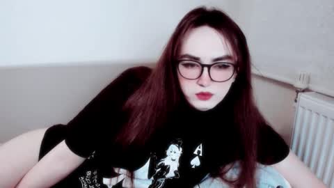 Snapshot of elisa_2001 chatting on 12.21.25 Liza online show from 12.21.25