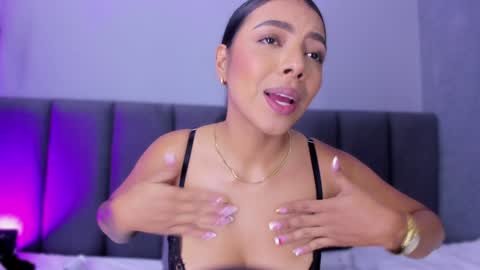 Elisa online show from 01.30.25