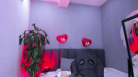 Elisa online show from 02.15.25