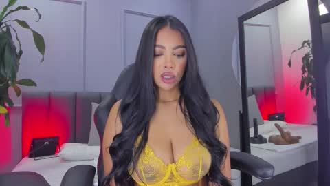 Elisa online show from 01.12.26