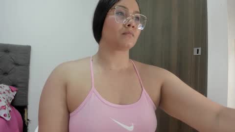 Snapshot of elisa_connors18 chatting on 09.16.25 online show from 09.16.25