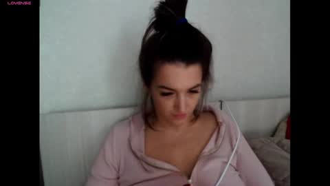 elisa_dove208 online show from 10.15.25