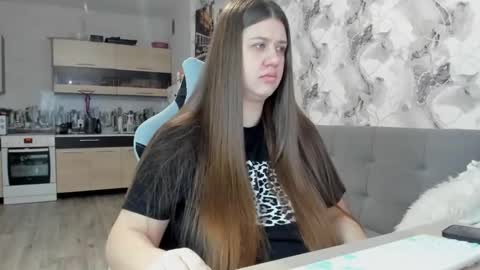 Aletta Oushen online show from 12.04.25