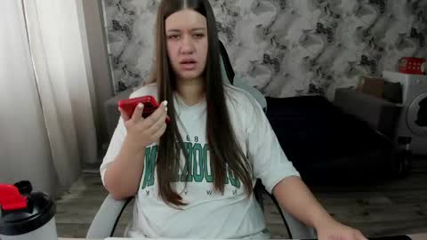 Aletta Oushen online show from 04.26.26