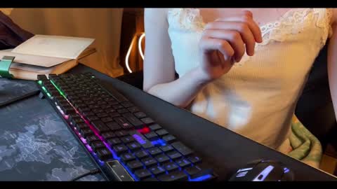 Elisa North online show from 01.29.25