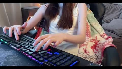 Elisa North online show from 01.30.25