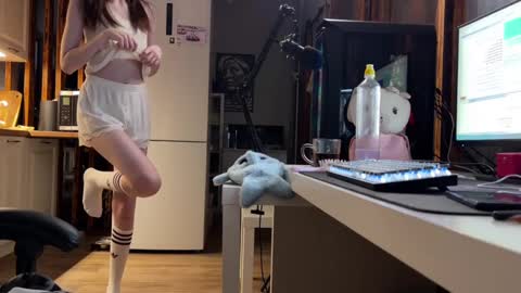 Elisa North online show from 02.03.25