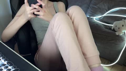 Elisa North online show from 02.22.25