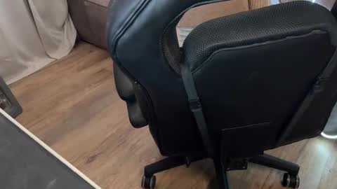 Elisa North online show from 02.27.25