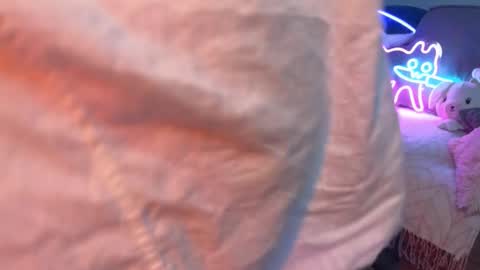 Elisa North online show from 09.22.25