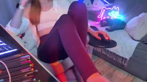 Elisa North online show from 09.26.25